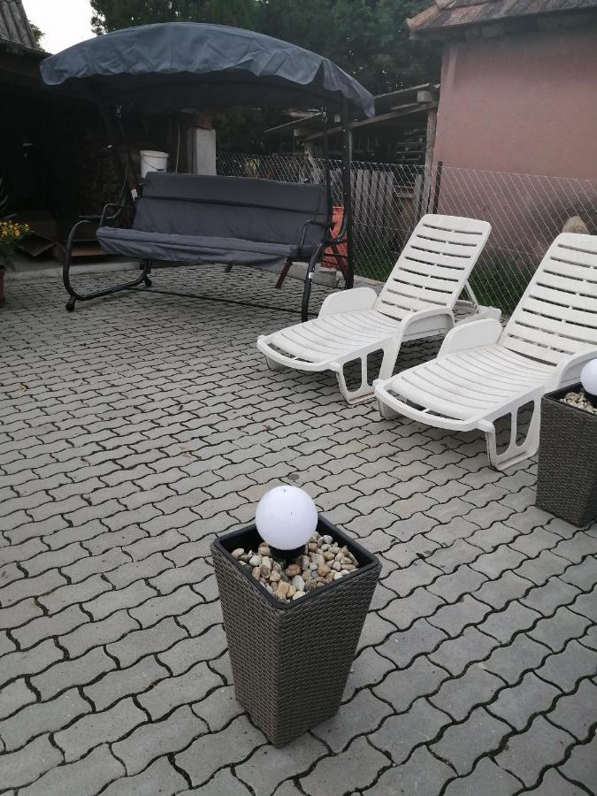 Hotel Attila Vendeghaz Tapioszentmarton Exterior foto