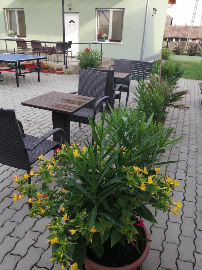 Hotel Attila Vendeghaz Tapioszentmarton Exterior foto