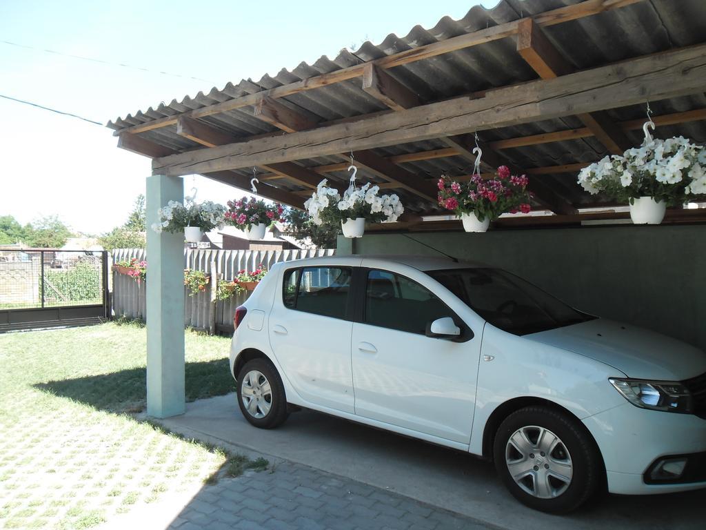 Hotel Attila Vendeghaz Tapioszentmarton Exterior foto