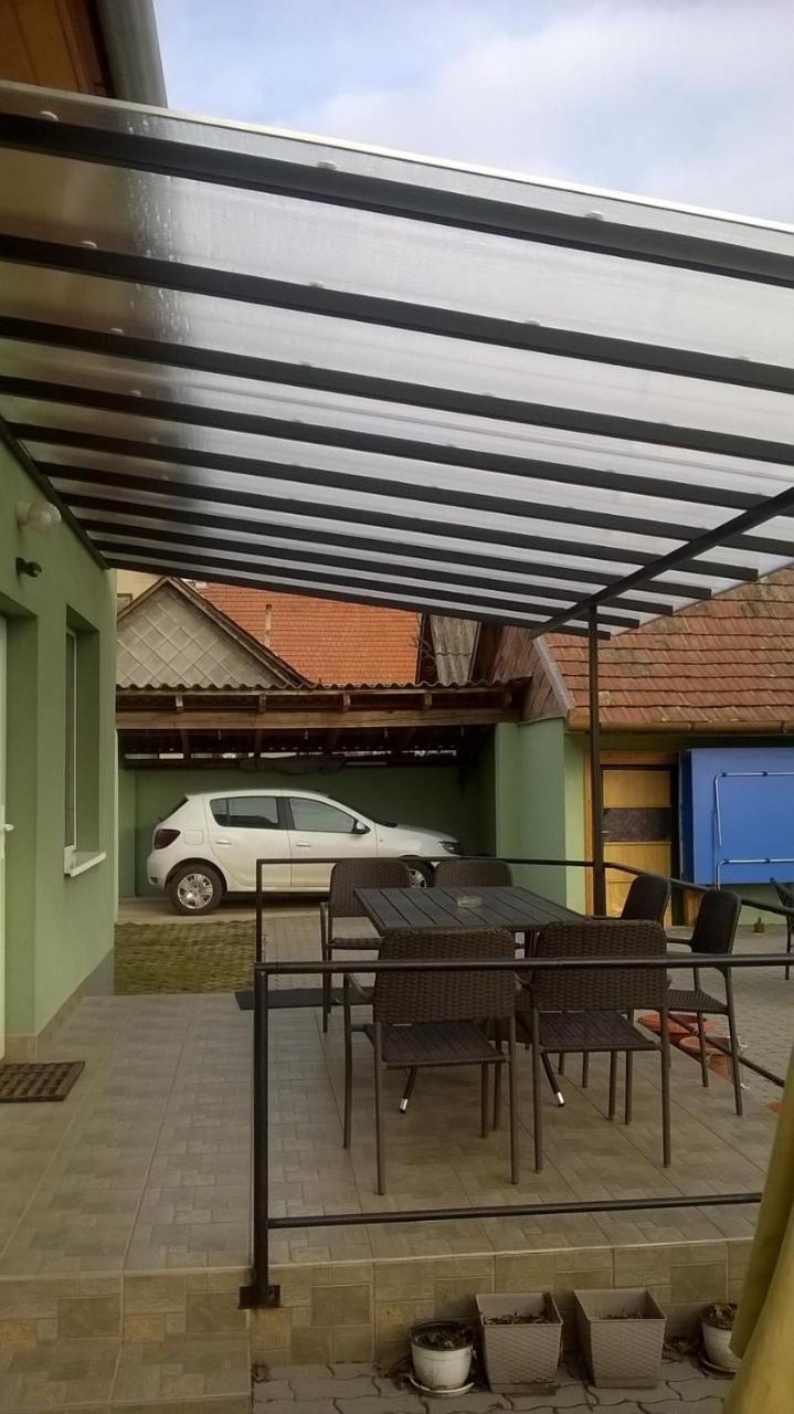 Hotel Attila Vendeghaz Tapioszentmarton Exterior foto